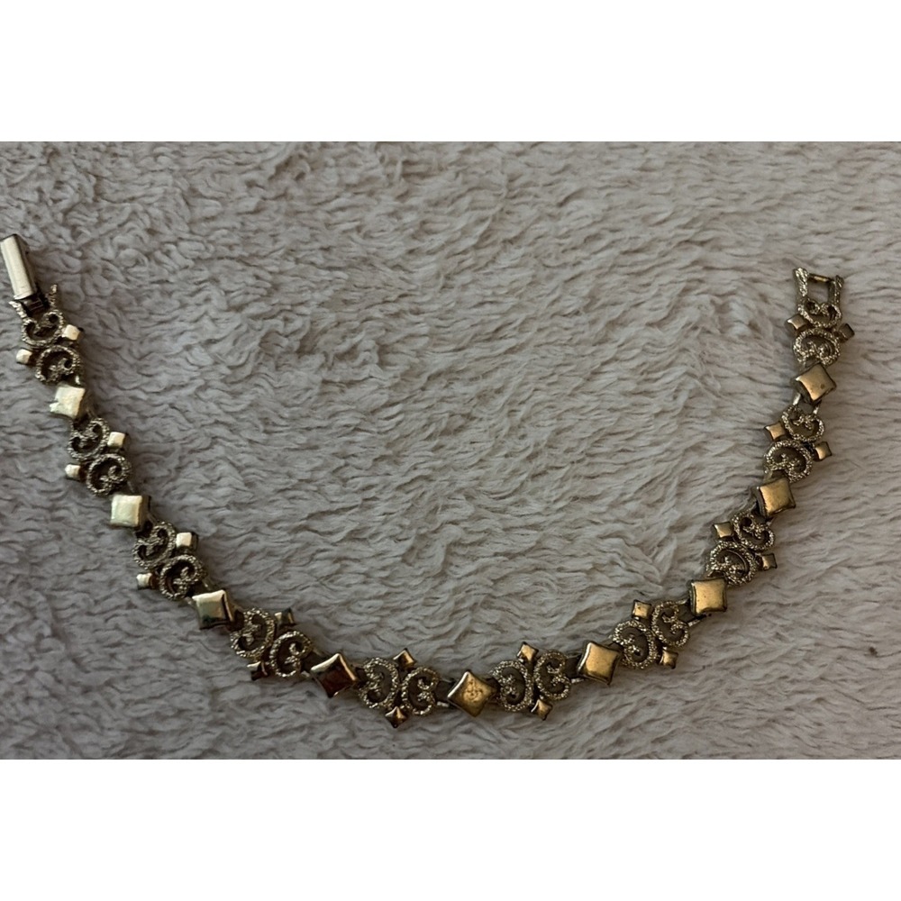 Vintage Avon Precious Pretenders Brushed Gold Tone Detailed Bracelet
